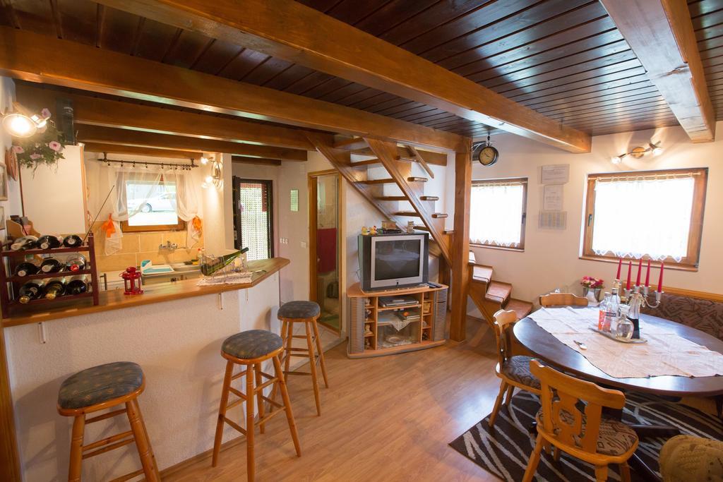 Holiday Home Trzan Йосипдол Екстер'єр фото